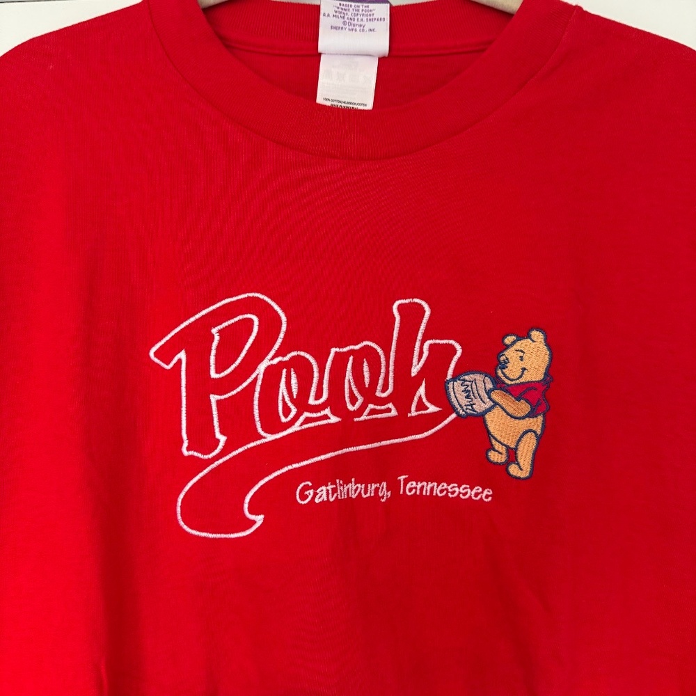 New Vintage Disney Winnie the Pooh Embroidered Gatlinburg T-Shirt Y2K 2000s